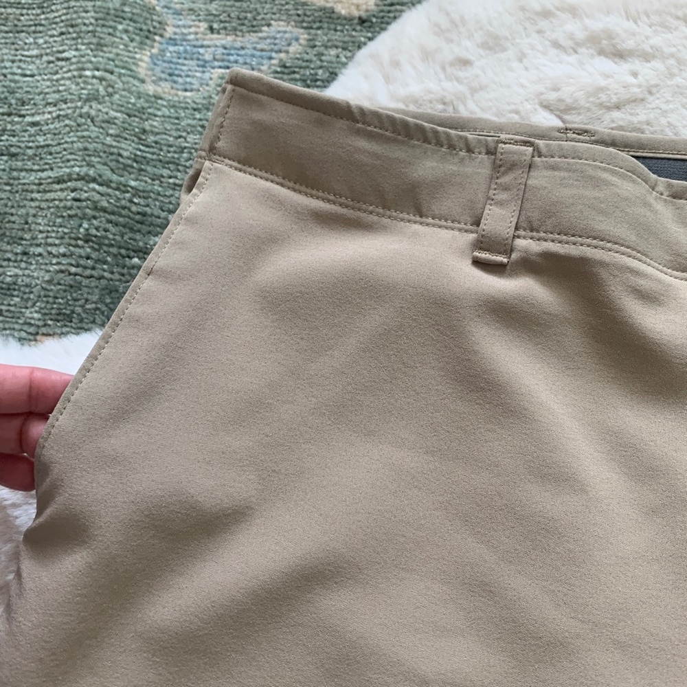 Ben Hogan Tan Shorts- Waist 44 - Picture 7 of 9